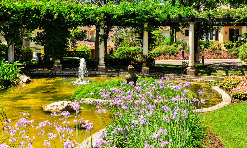 Spacieux et luxueux penthouse de 4 chambres à vendre dans un complexe de golf de première ligne à Nueva Andalucia, Marbella 63120