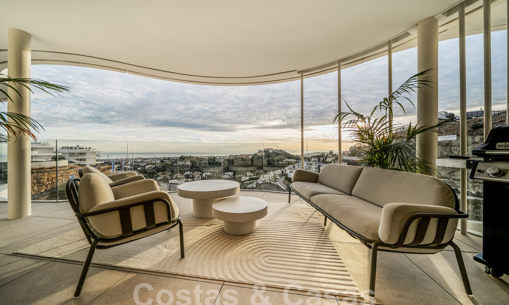 Appartement moderne de première classe à vendre, avec vue sur la mer, le golf et les montagnes à Benahavis - Marbella 63123