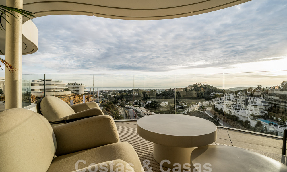 Appartement moderne de première classe à vendre, avec vue sur la mer, le golf et les montagnes à Benahavis - Marbella 63124