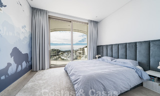 Appartement moderne de première classe à vendre, avec vue sur la mer, le golf et les montagnes à Benahavis - Marbella 63140 
