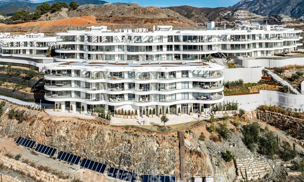 Appartement moderne de première classe à vendre, avec vue sur la mer, le golf et les montagnes à Benahavis - Marbella 63146