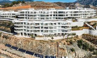 Appartement moderne de première classe à vendre, avec vue sur la mer, le golf et les montagnes à Benahavis - Marbella 63146 