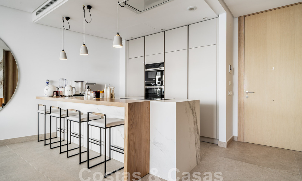 Appartement moderne de première classe à vendre, avec vue sur la mer, le golf et les montagnes à Benahavis - Marbella 63151