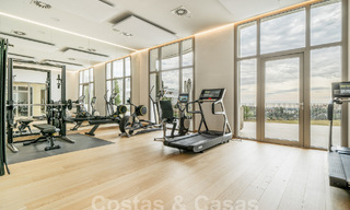 Appartement moderne de première classe à vendre, avec vue sur la mer, le golf et les montagnes à Benahavis - Marbella 63152 