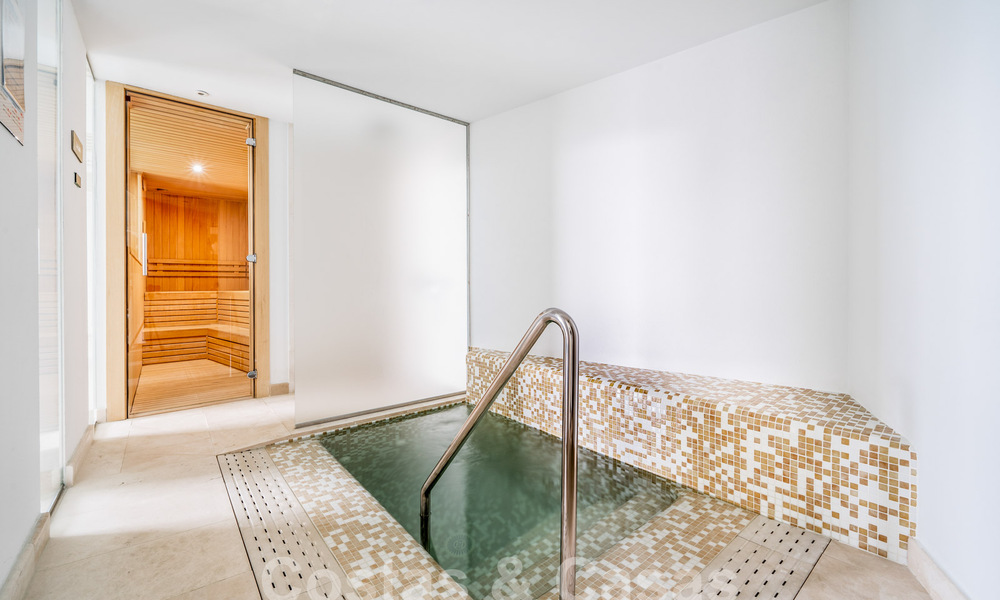 Appartement moderne de première classe à vendre, avec vue sur la mer, le golf et les montagnes à Benahavis - Marbella 63154