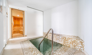 Appartement moderne de première classe à vendre, avec vue sur la mer, le golf et les montagnes à Benahavis - Marbella 63154 