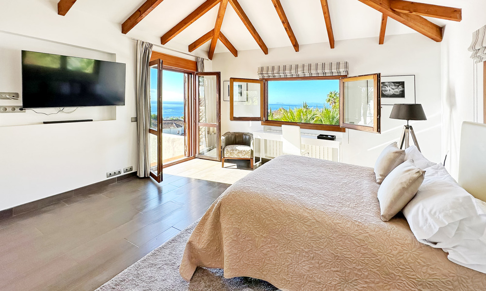 Villa andalouse de luxe à vendre dans le quartier résidentiel exclusif de Sierra Blanca sur le Golden Mile de Marbella 63090