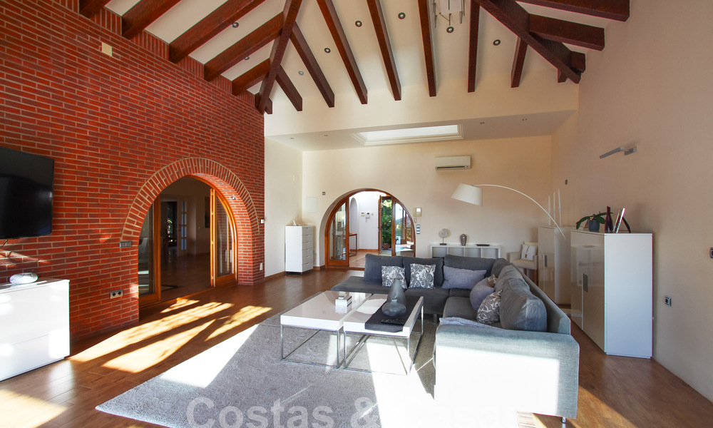 Villa andalouse de luxe à vendre dans le quartier résidentiel exclusif de Sierra Blanca sur le Golden Mile de Marbella 63094