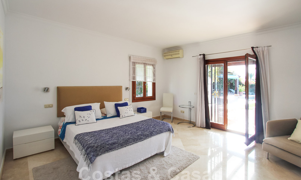 Villa andalouse de luxe à vendre dans le quartier résidentiel exclusif de Sierra Blanca sur le Golden Mile de Marbella 63096