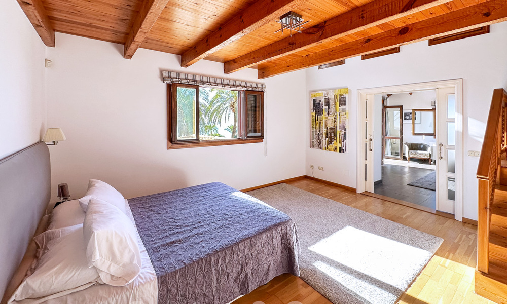 Villa andalouse de luxe à vendre dans le quartier résidentiel exclusif de Sierra Blanca sur le Golden Mile de Marbella 63105