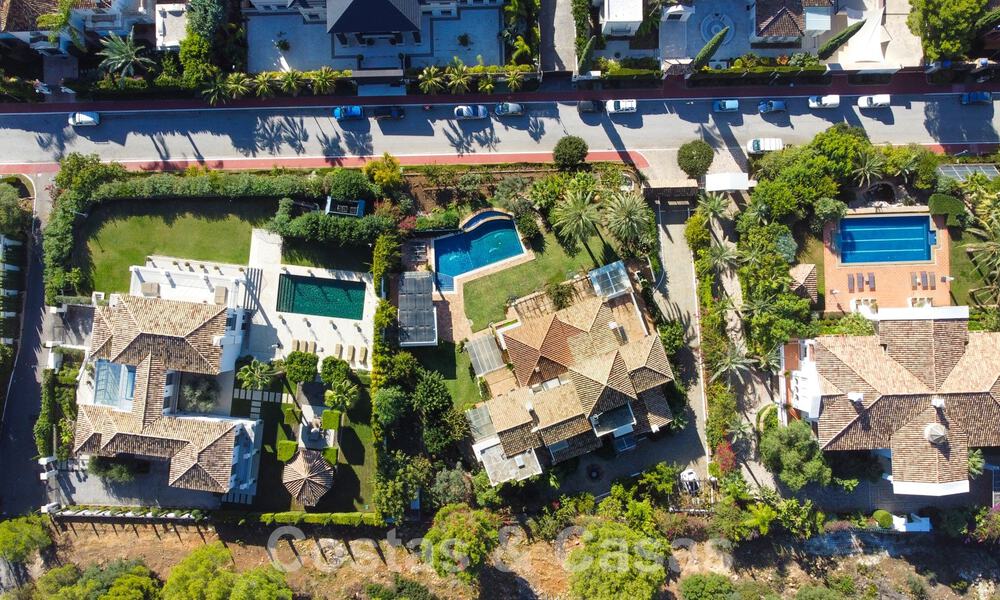 Villa andalouse de luxe à vendre dans le quartier résidentiel exclusif de Sierra Blanca sur le Golden Mile de Marbella 63110