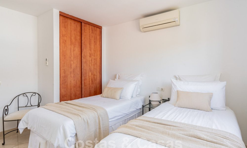 Villa méditerranéenne de luxe avec vue sur la mer à vendre dans un environnement de golf près du centre d'Estepona 63343