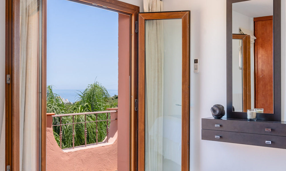 Villa méditerranéenne de luxe avec vue sur la mer à vendre dans un environnement de golf près du centre d'Estepona 63345