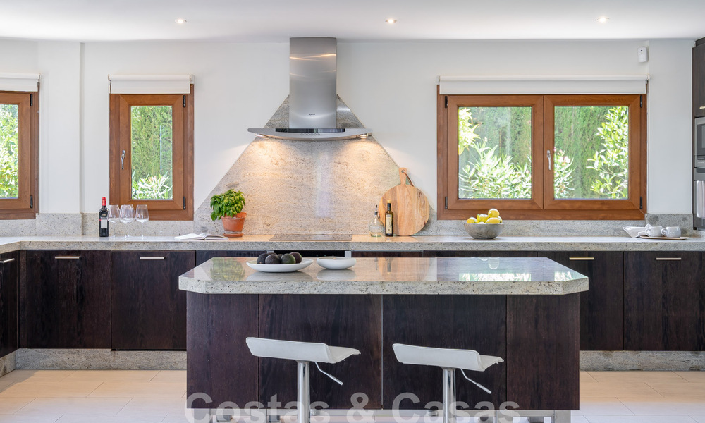 Villa méditerranéenne de luxe avec vue sur la mer à vendre dans un environnement de golf près du centre d'Estepona 63349