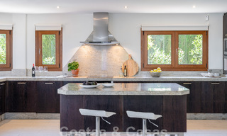 Villa méditerranéenne de luxe avec vue sur la mer à vendre dans un environnement de golf près du centre d'Estepona 63349 