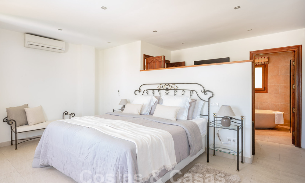 Villa méditerranéenne de luxe avec vue sur la mer à vendre dans un environnement de golf près du centre d'Estepona 63355