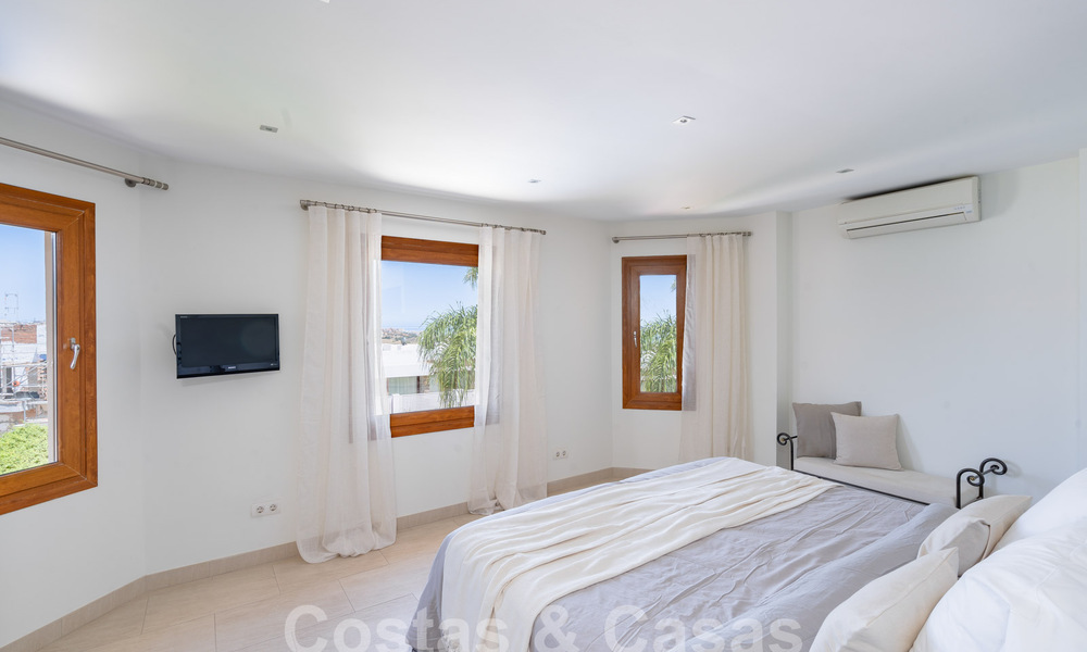 Villa méditerranéenne de luxe avec vue sur la mer à vendre dans un environnement de golf près du centre d'Estepona 63357
