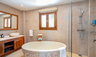 Villa méditerranéenne de luxe avec vue sur la mer à vendre dans un environnement de golf près du centre d'Estepona 63358 