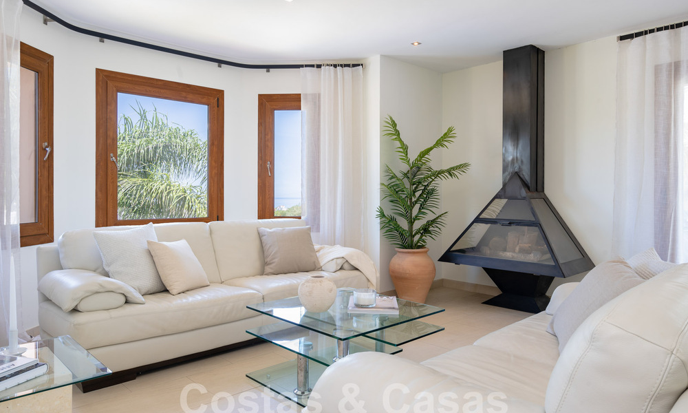Villa méditerranéenne de luxe avec vue sur la mer à vendre dans un environnement de golf près du centre d'Estepona 63360