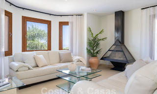 Villa méditerranéenne de luxe avec vue sur la mer à vendre dans un environnement de golf près du centre d'Estepona 63360 
