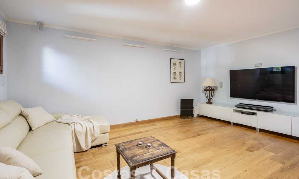 Villa méditerranéenne de luxe avec vue sur la mer à vendre dans un environnement de golf près du centre d'Estepona 63365