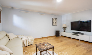 Villa méditerranéenne de luxe avec vue sur la mer à vendre dans un environnement de golf près du centre d'Estepona 63365 