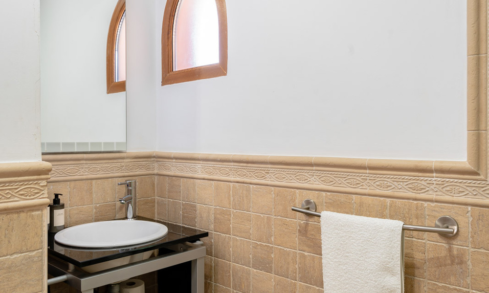 Villa méditerranéenne de luxe avec vue sur la mer à vendre dans un environnement de golf près du centre d'Estepona 63367