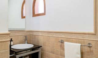 Villa méditerranéenne de luxe avec vue sur la mer à vendre dans un environnement de golf près du centre d'Estepona 63367 