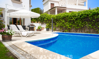 Villa méditerranéenne de luxe avec vue sur la mer à vendre dans un environnement de golf près du centre d'Estepona 63370 