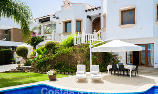 Villa méditerranéenne de luxe avec vue sur la mer à vendre dans un environnement de golf près du centre d'Estepona 63371 