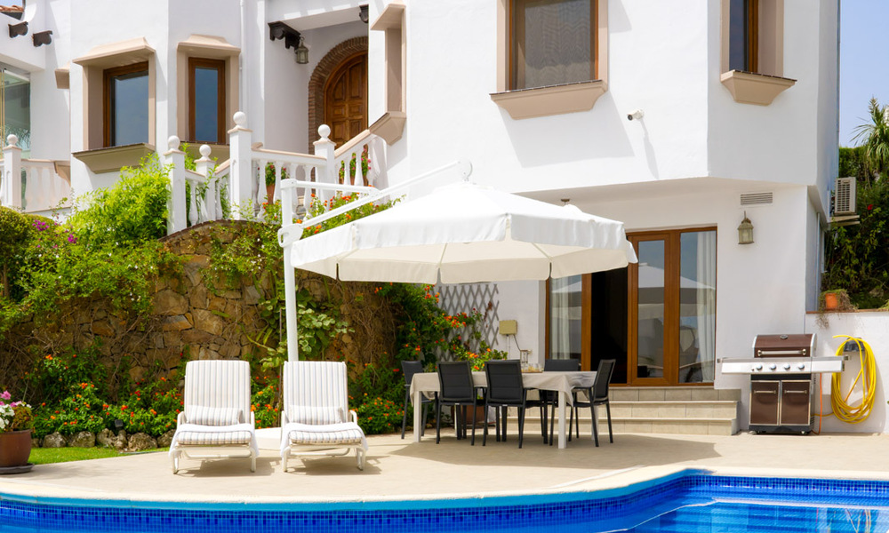 Villa méditerranéenne de luxe avec vue sur la mer à vendre dans un environnement de golf près du centre d'Estepona 63381