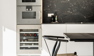 Luxueux penthouse en duplex avec intérieur contemporain à vendre, en première ligne de golf dans la vallée du golf de Nueva Andalucia, Marbella 63322 