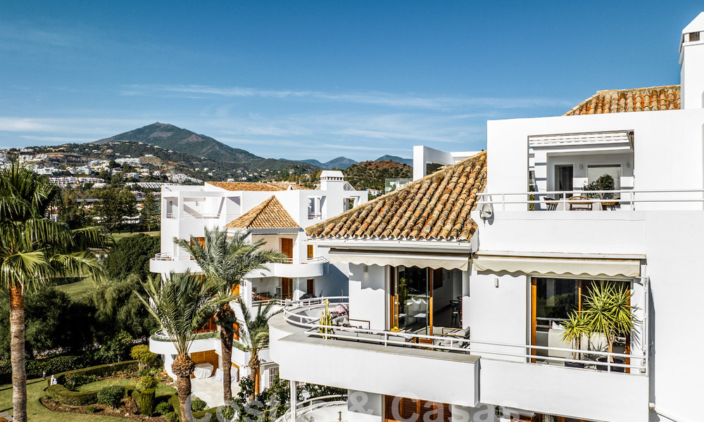 Luxueux penthouse en duplex avec intérieur contemporain à vendre, en première ligne de golf dans la vallée du golf de Nueva Andalucia, Marbella 63329