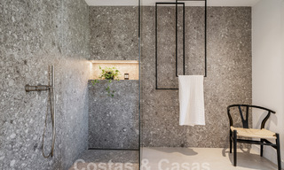 Luxueux penthouse en duplex avec intérieur contemporain à vendre, en première ligne de golf dans la vallée du golf de Nueva Andalucia, Marbella 63335 
