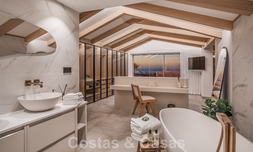 Penthouse moderne rénové à vendre, en première ligne dans la marina emblématique de Puerto Banus, Marbella 63434