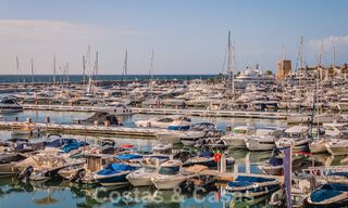 Penthouse moderne rénové à vendre, en première ligne dans la marina emblématique de Puerto Banus, Marbella 63446 