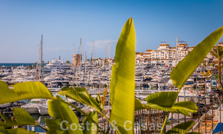 Penthouse moderne rénové à vendre, en première ligne dans la marina emblématique de Puerto Banus, Marbella 63447 