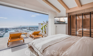 Penthouse moderne rénové à vendre, en première ligne dans la marina emblématique de Puerto Banus, Marbella 63455 