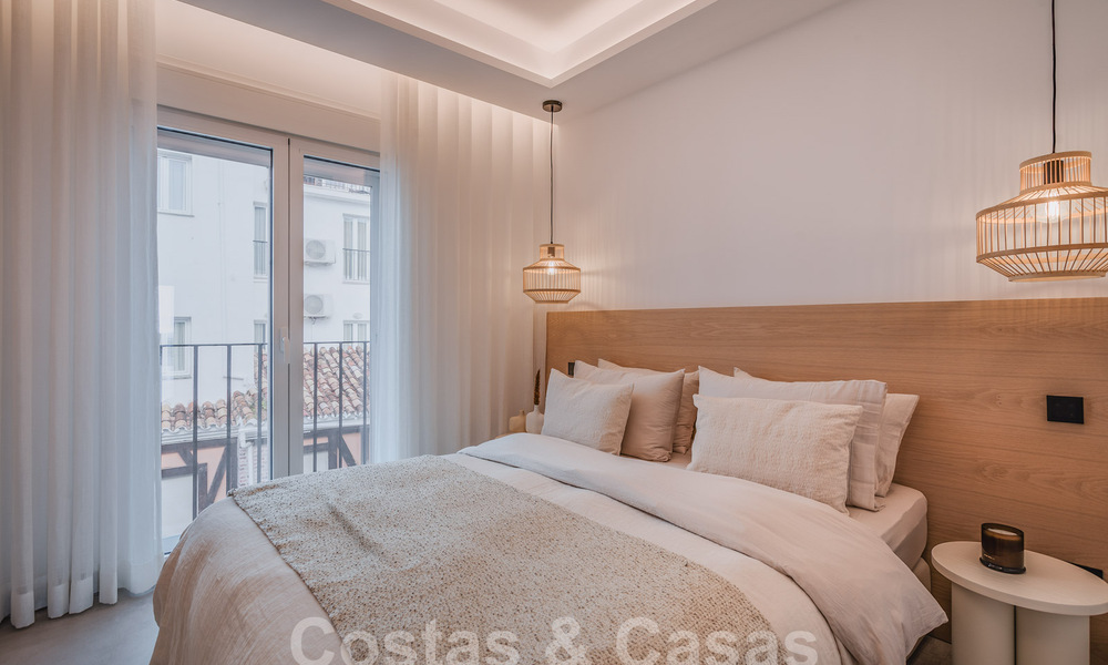 Penthouse moderne rénové à vendre, en première ligne dans la marina emblématique de Puerto Banus, Marbella 63460