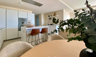 Appartement moderne avec jardin à vendre avec vue sur la mer dans un complexe balnéaire de luxe sur le nouveau Golden Mile, Marbella – Estepona 63404 