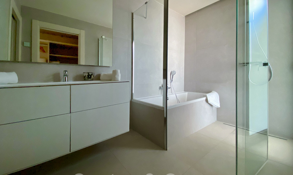 Appartement moderne avec jardin à vendre avec vue sur la mer dans un complexe balnéaire de luxe sur le nouveau Golden Mile, Marbella – Estepona 63408