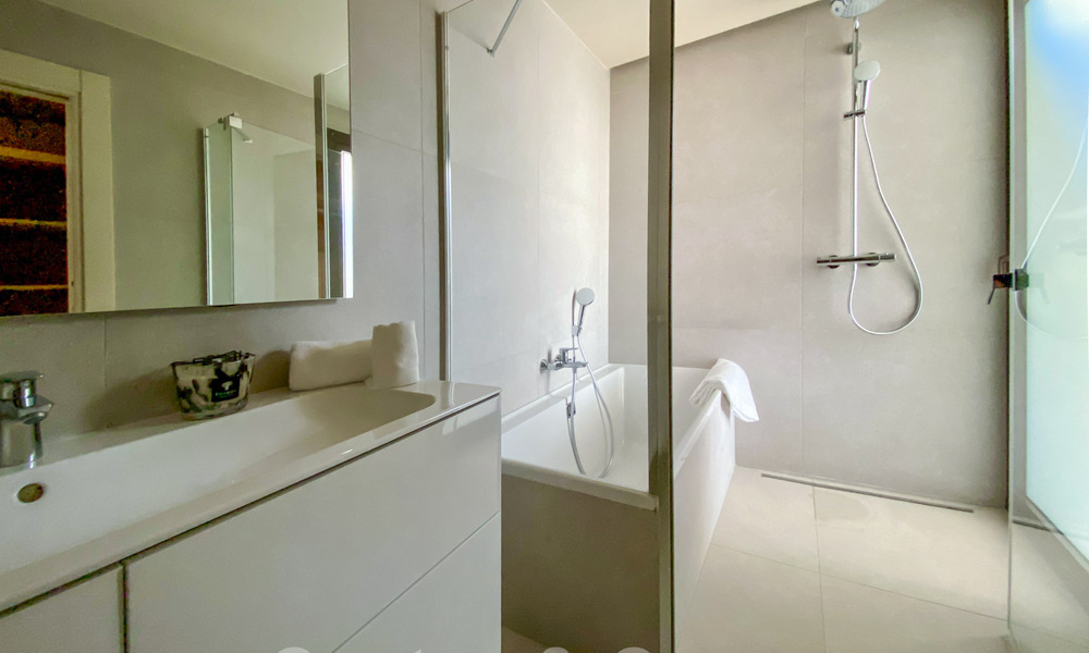 Appartement moderne avec jardin à vendre avec vue sur la mer dans un complexe balnéaire de luxe sur le nouveau Golden Mile, Marbella – Estepona 63409