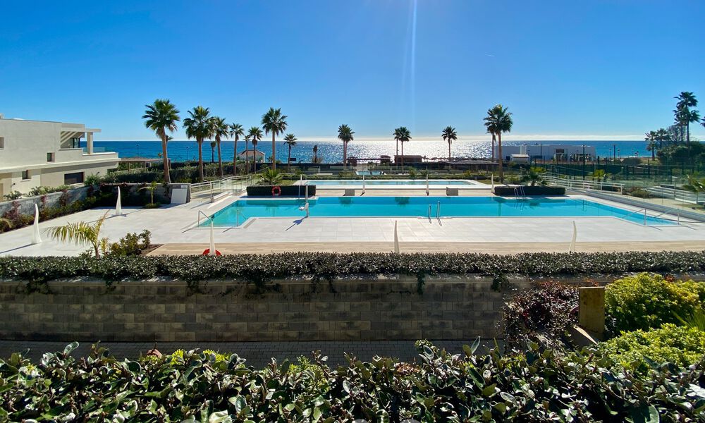 Appartement moderne avec jardin à vendre avec vue sur la mer dans un complexe balnéaire de luxe sur le nouveau Golden Mile, Marbella – Estepona 63411