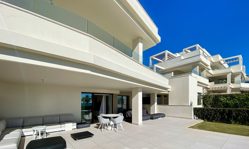 Appartement moderne avec jardin à vendre avec vue sur la mer dans un complexe balnéaire de luxe sur le nouveau Golden Mile, Marbella – Estepona 63414