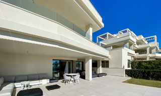 Appartement moderne avec jardin à vendre avec vue sur la mer dans un complexe balnéaire de luxe sur le nouveau Golden Mile, Marbella – Estepona 63414 