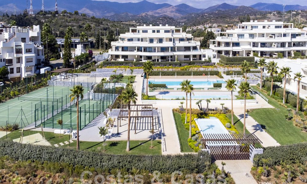 Appartement moderne avec jardin à vendre avec vue sur la mer dans un complexe balnéaire de luxe sur le nouveau Golden Mile, Marbella – Estepona 63421