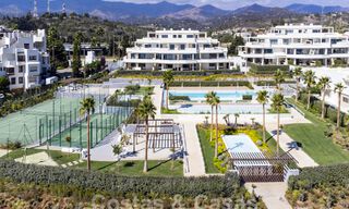 Appartement moderne avec jardin à vendre avec vue sur la mer dans un complexe balnéaire de luxe sur le nouveau Golden Mile, Marbella – Estepona 63421 