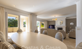 Spacieux appartement de luxe, situé dans une résidence privée exclusive en bordure de golf, à vendre à Nueva Andalucia, Marbella 63226 
