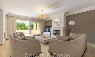 Spacieux appartement de luxe, situé dans une résidence privée exclusive en bordure de golf, à vendre à Nueva Andalucia, Marbella 63229 