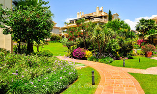 Spacieux appartement de luxe, situé dans une résidence privée exclusive en bordure de golf, à vendre à Nueva Andalucia, Marbella 63250 